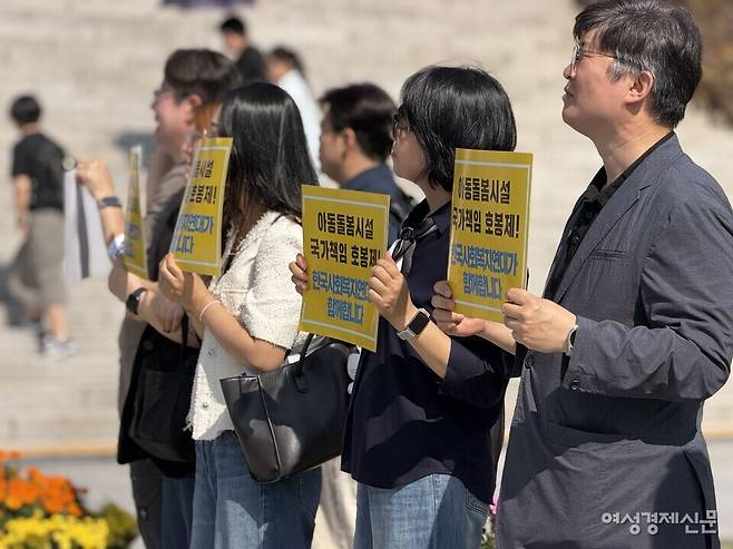 현장의 요구는 기본급 가이드라인을 100%로 맞추는 데서 끝나지 않았다. 지역과 시설에 따라 달라지는 호봉 인정과 각종 수당 등 실제 처우 격차까지 해소해야 한다는 것이다. /김정수 기자
