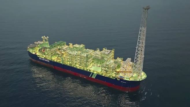 호주 바로사 가스전 해상에 계류된 부유식 생산·저장·하역설비(FPSO). SK이노베이션 E&S 제공