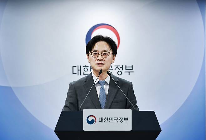 김정관 산업통상부 장관이 지난달 22일 서울 정부종합청사에서 대미 전략투자 관련 백브리핑에서 발언하고 있다. (사진=산업부)