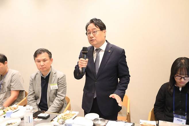 이성훈 한국토지주택공사 사장이 지난 9월 30일 기자간담회에서 답변하고 있다. 사진=국토교통부 기자단
