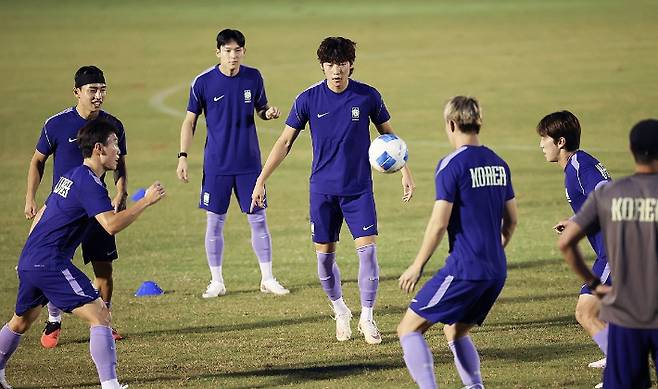 2026 아이치·나고야 아시안게임 대한민국 남자 축구 국가대표 선수들이 14일 일본 아이치현 도요타시 스포츠파크에서 훈련하고 있다. 연합뉴스