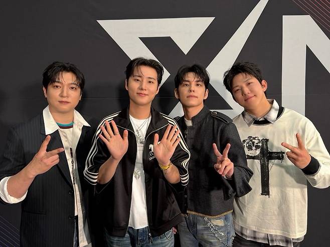 사진=데이식스 공식 계정