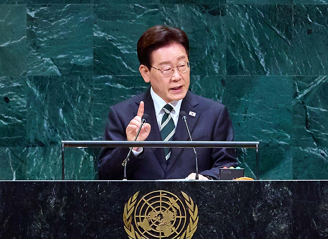 이재명 대통령이 지난달 22일(현지 시간) 미국 뉴욕 유엔(UN)본부 총회장에서 기조연설을 하고 있다. 뉴욕=권욱 기자
