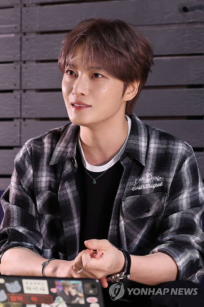 연합뉴스와 인터뷰하는 김재중 (서울=연합뉴스) 류효림 기자 = 가수 김재중이 지난달 서울 강남구 모처에서 연합뉴스와 인터뷰를 하고 있다. 2026.10.4 ryousanta@yna.co.kr