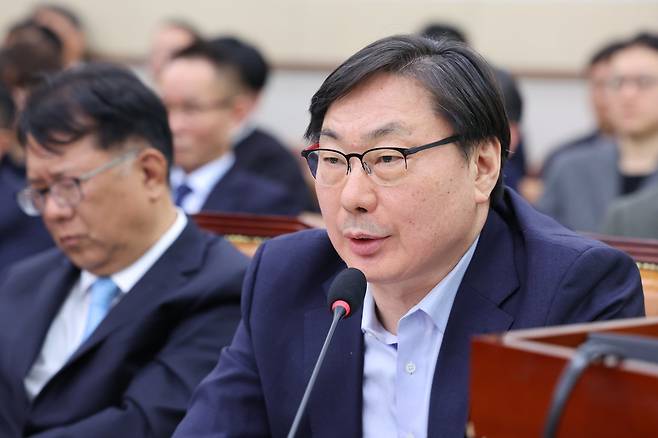 이화영 전 경기도 평화부지사가 14일 서울 여의도 국회 윤석열정권정치검찰조작기소의혹사건진상규명국정조사특별위원회에서 열린 쌍방울 대북송금 조작기소 의혹 사건 청문회에서 발언을 하고 있다. 2026.4.14 뉴스1