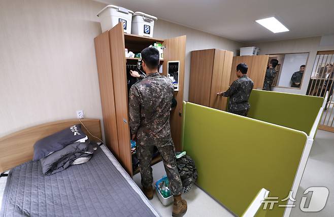 경기도 양평군 육군 제11사단 예하 공간력 혁신 시범사업 부대 6인 생활관 모습. 2026.9.23 ⓒ 뉴스1 구윤성 기자