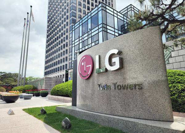 LG전자가 가전 구독과 전장(VS) 사업의 견조한 실적을 앞세워 3분기 영업이익 두 자릿수 성장을 달성했다. 연간 누적 기준으로는 사상 처음으로 3분기 만에 매출 70조 원, 영업이익 4조 원 벽을 동시에 넘어섰다. /사진=미디어펜 김상문 기자