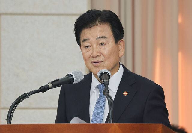 정동영 통일부 장관이 7일 서울 종로구 남북회담본부에서 열린 외교통일위원회 국정감사에서 기관 보고를 하고 있다. 연합뉴스