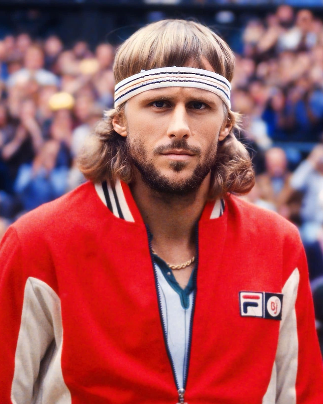 현역 시절 휠라 트레이닝 재킷을 입은 비에른 보리. 가슴에 휠라 로고와 보리의 이니셜 패치가 나란히 붙어 있다. 페이스북