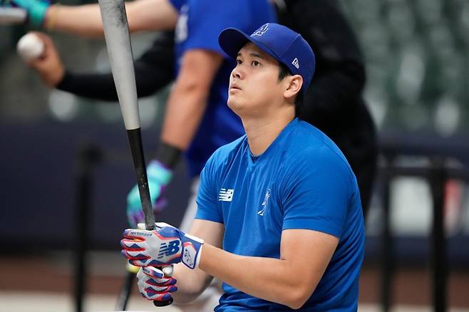NLCS Dodgers Brewers BaseballLos Angeles Dodgers two-way player Shohei Ohtani works out ahead of Game 1 of baseball's National League Championship Series between the Milwaukee Brewers and the Los Angeles Dodgers, Saturday, Oct. 10, 2026, in Milwaukee. (AP Photo/Kyla Wolf)