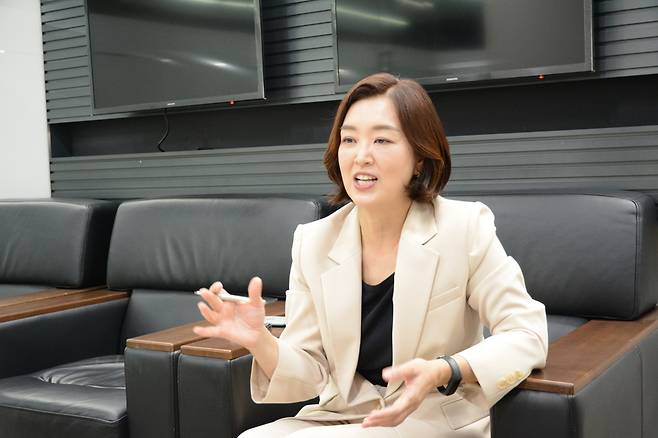 12일 서울 마포구 MBC 사옥 7층 뉴스룸국장실에서 이언주 국장이 인터뷰를 하고 있다. /박지은 기자