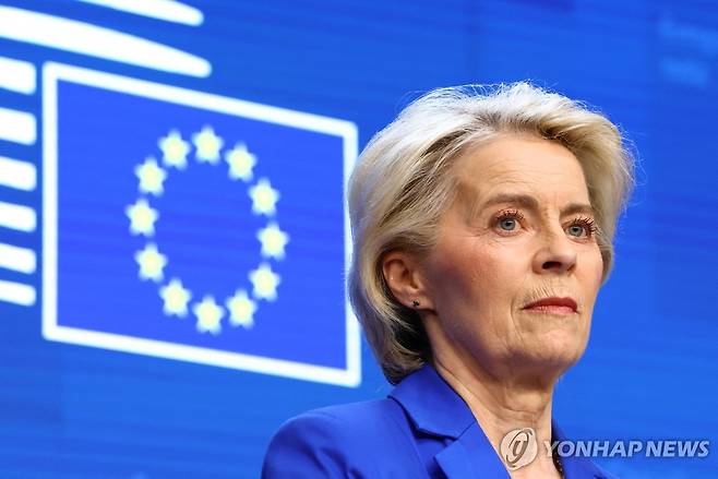 우르줄라 폰데어라이엔 EU 집행위원장 (브뤼셀 로이터=연합뉴스) 2026년 10월 16일(현지시간) 벨기에 브뤼셀에서 열린 유럽연합 정상회의 기자회견에 참석한 우르줄라 폰데어라이엔 EU 집행위원장. (REUTERS/Yves Herman) 2026.10.17.