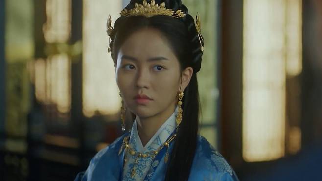 KBS 2TV 드라마 ‘달이 뜨는 강’(2021)에서 평강과 연왕후 역을 맡아 1인 2역을 소화한 배우 김소현. 유튜브 채널 ‘KBS Drama’ 캡처