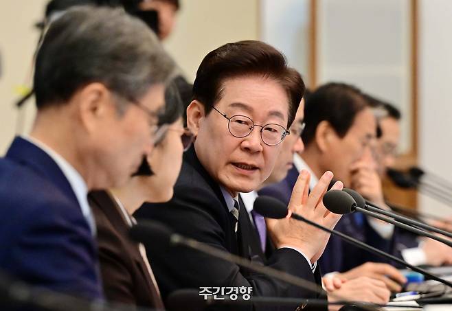 이재명 대통령이 13일 청와대에서 열린 국무회의에서 발언하고 있다. 청와대사진기자단