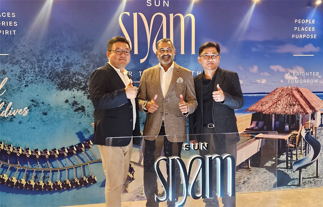 (좌로부터)정동현 SP몰디브 팀장, 디팍 부나디(Deepak booneady) 선시암 그룹 CEO, 이주훈 여행산책 대표이사