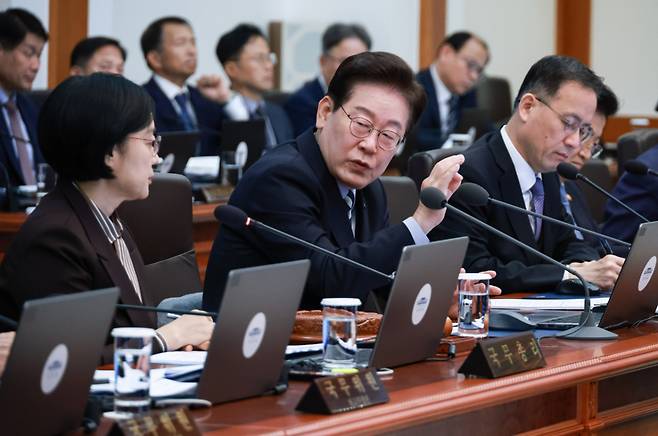 이재명 대통령이 13일 청와대에서 열린 국무회의에서 발언을 하고 있다, /사진=뉴스1