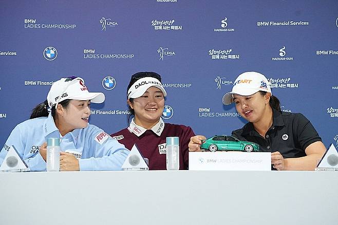 BMW 레이디스 챔피언십 공식 기자회견. 왼쪽부터 최혜진, 유해란, 김세영. BMW 레이디스 챔피언십 대회 조직위원회 제공