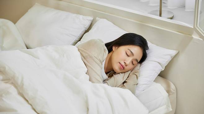 수면 부족은 피부 재생을 방해하고, 과도한 스트레스 역시 피부 회복을 늦추는 요인이다 | 출처: 클립아트코리아