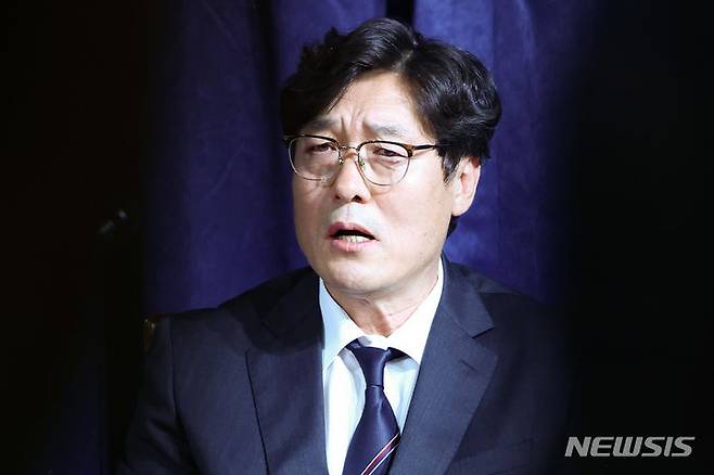 이임생 대한축구협회 기술본부 총괄이사가 지난 2024년 7월 28일 오전 서울 종로구 축구회관에서 열린 홍명보 축구국가대표팀 선임 관련 브리핑에서 취재진의 질문에 답변하고 있다. /사진=뉴시스