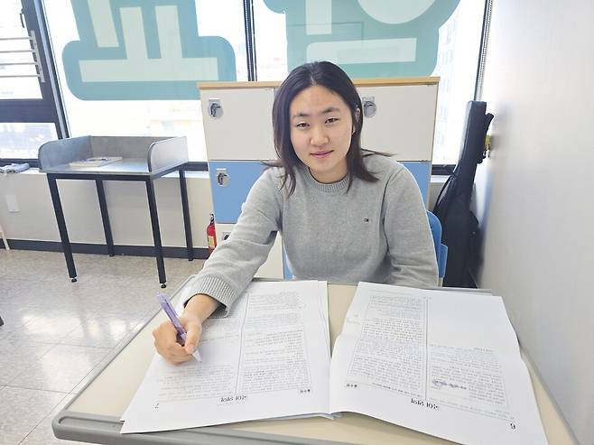 김민주 대안교육기관 이봄학교 고등과정 3학년 학생. <김민지 기자>