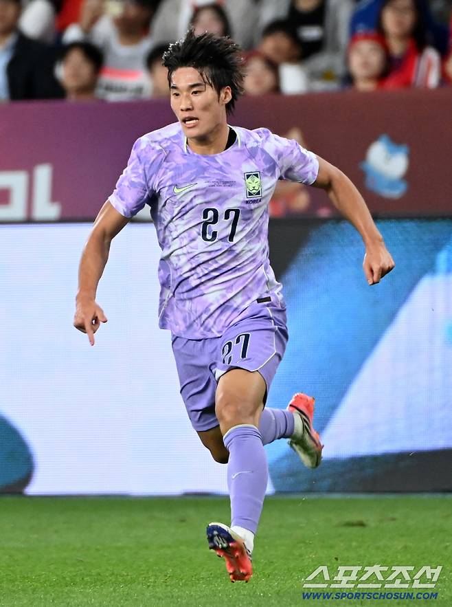 2일 울산 문수월드컵경기장에서 열린 대한민국과 베네수엘라의 평가전. 김민수가 돌파를 시도하고 있다. 울산=허상욱 기자wook@sportschosun.com/2026.10.02/