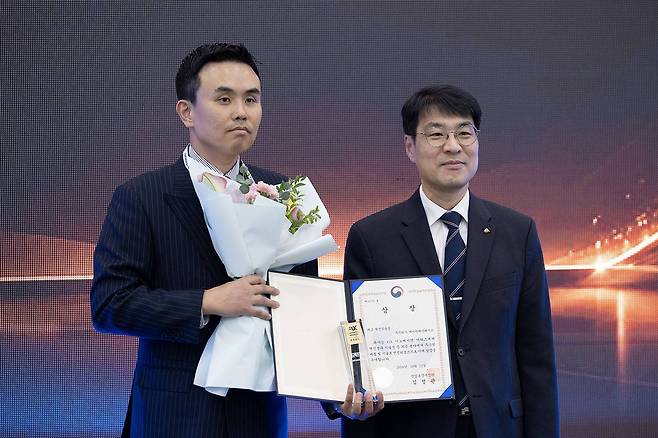 HJ웨이브가 FIX 2026 이노베이션 어워즈 모빌리티 부문 최고혁신상을 수상했다 / 출처=IT동아