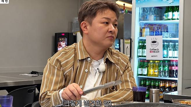 갑상샘 수술 후 목소리 변화는 신경 손상 없이도 생길 수 있으며, 2주 넘게 지속되면 의료진에게 알리고 성대 상태를 확인해야 한다|출처: 유튜브 '싱어송라이터 재인'