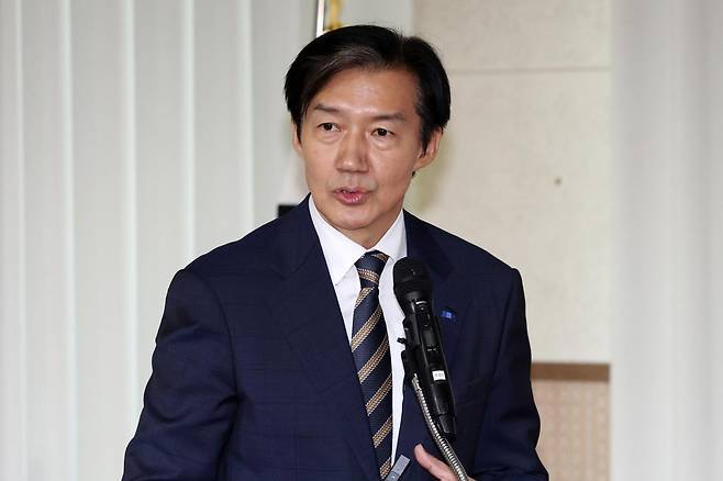 조국 조국혁신당 혁신정책연구원장이 19일 전남광주 장성군가족행복센터에서 열린 특강에서 발언하고 있다. 장성=연합뉴스