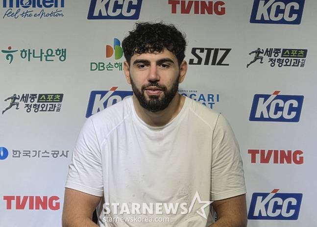 25일 경기를 마친 뒤 기자회견실에 들어온 칸터. /사진=박수진 기자