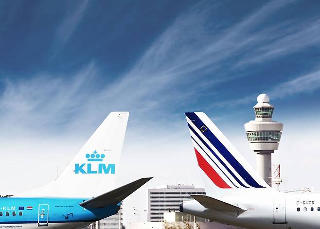 에어프랑스 항공기(오른쪽)와 KLM 항공기(왼쪽)의 모습.(자료사진. 에어프랑스-KLM 제공)