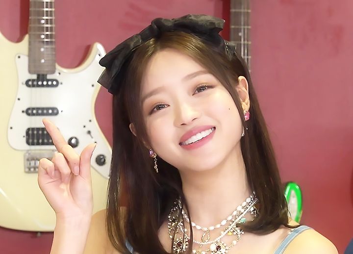 200516 신동가요 몸으로 말해요 CF퀸 오마이걸 효정 유아 아린 움짤