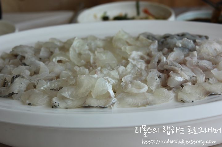 [영덕 맛집] 강구항 태보횟집 - 모듬회와 간이 해수욕장이 있는 여행자들의 쉼터