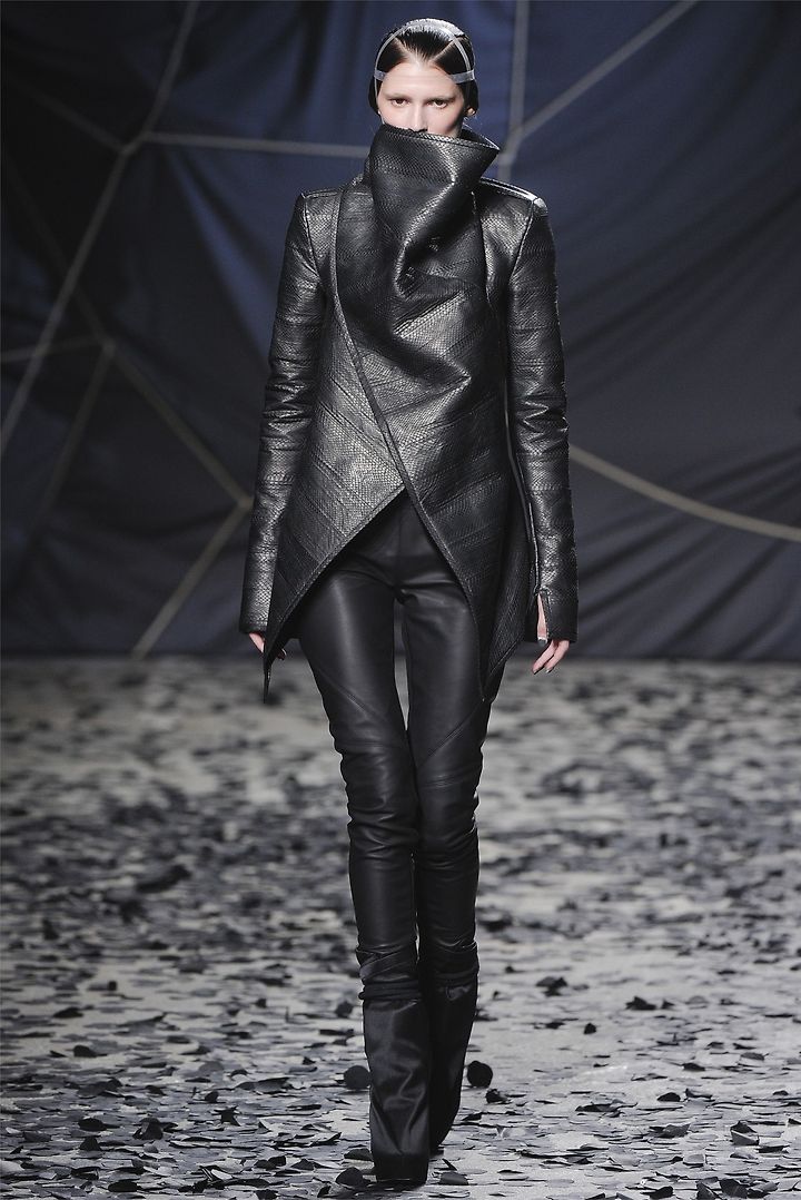 가레스 퓨(Gareth Pugh) Fall / Winter 2012 Ready-to-Wear Paris