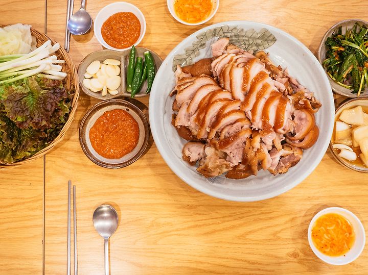 28년 전통의 담백한 온족발집, 쌍문 사일구 왕족발