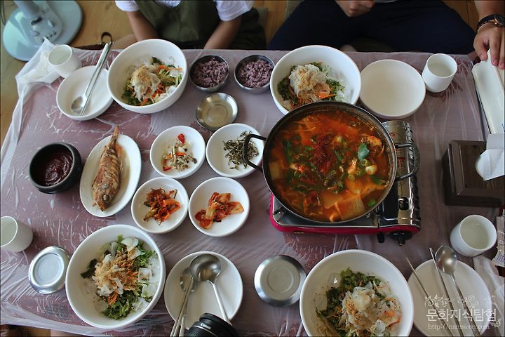 울진맛집 - 2년만에 다시 찾은 울진 갈매기회센타의 물회+매운탕