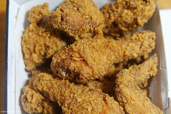 안매워 보이지만 매운 BBQ 신메뉴 | 핫황금올리브 크리스피 치킨