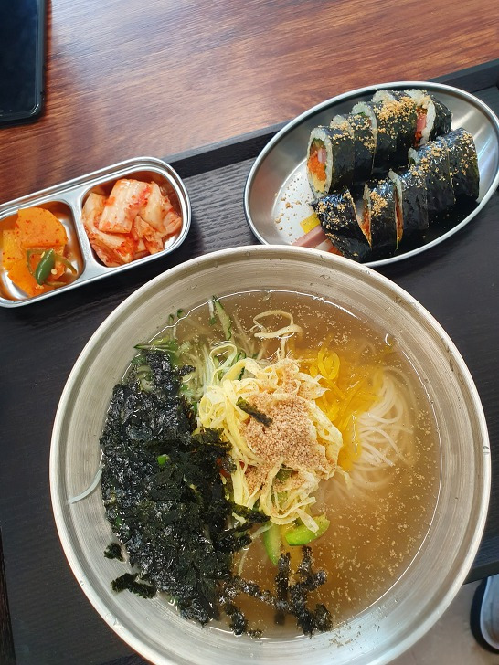 안동 시내 장미분식 잔치국수 김밥