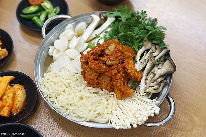 65년전통 양무침 곱창전골 맛집 | 부민옥 스타필드고양점