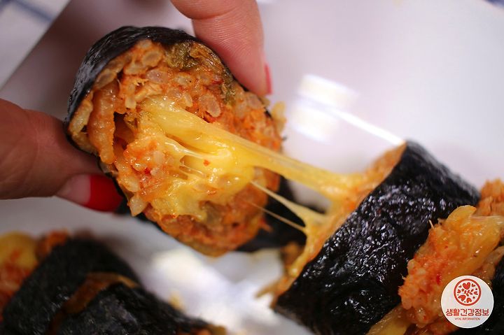 매운데 자꾸 생각나는 중독성 갑 ‘신전치즈김밥’ 만들기
