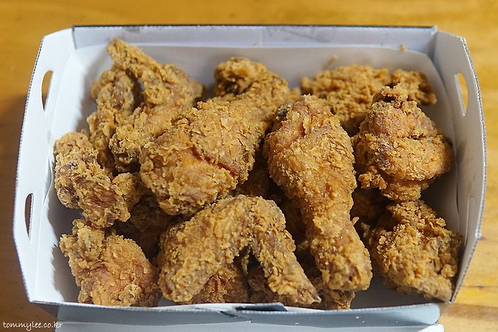 안매워 보이지만 매운 BBQ 신메뉴 | 핫황금올리브 크리스피 치킨