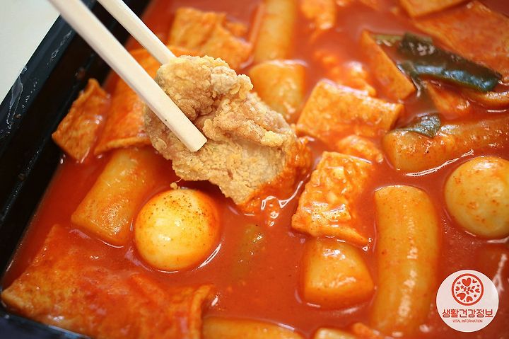 유튜브 프로먹방러들이 인정한 꿀조합 ‘국물떡볶이치킨’ 후기