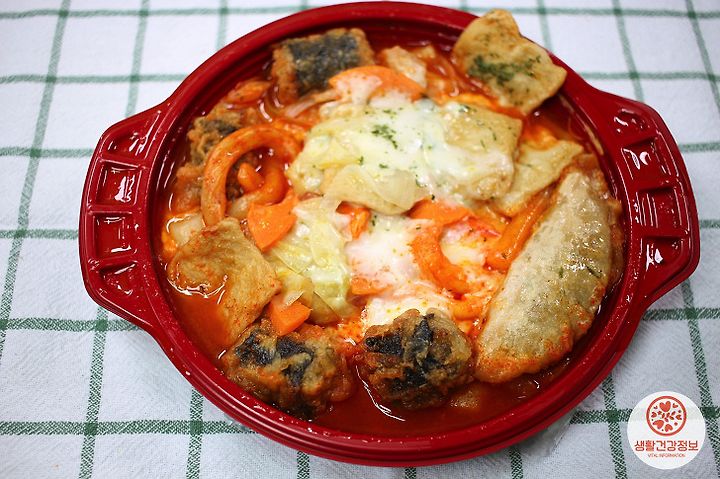 학교 앞에서 먹던 그 맛! GS25 신제품 ‘즉석떡볶이’ 후기