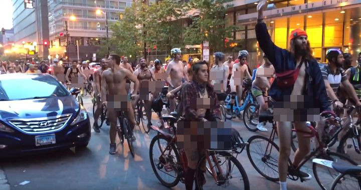 세계 알몸 자전거 타기