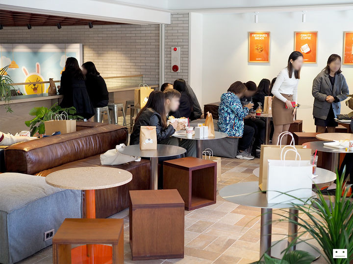 카카오프렌즈 라이언이 지배하는 카페, 콰르텟 강남 | 1boon 카카오프렌즈 라이언이 지배하는 카페, 콰르텟 강남