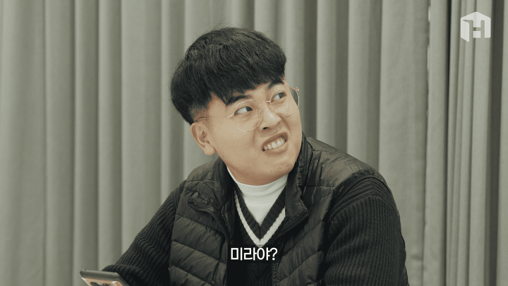 따뜻함도 스타일도 놓치지 않는 가장 쉬운 방법? 목도리 잘 매는 꿀팁 3가지
