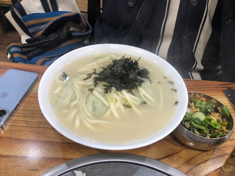 신중동 혼밥 명동 칼국수 가성비, 국물맛 모두 굿!