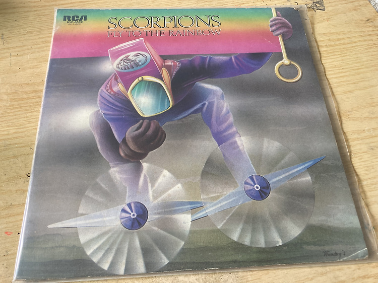 스콜피온스(Scorpions) 2집 'Fly to the Rainbow' LP(바이닐) 리뷰 포스트 썸네일