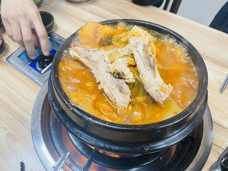 권인순 갈비김치 찌개