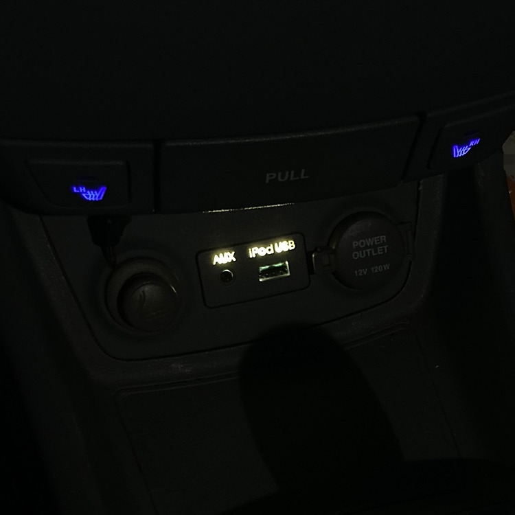 아반떼 HD: AUX & USB 포트 LED 살리기
