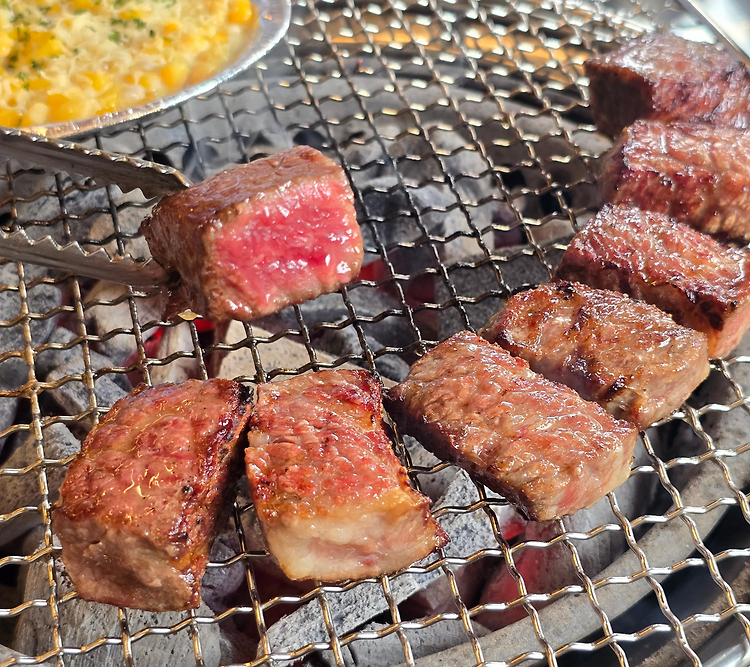 두툼한 깍둑꽃살 미쳤다… 🥩🔥 위례 우대포  솔직 후기 포스트 썸네일